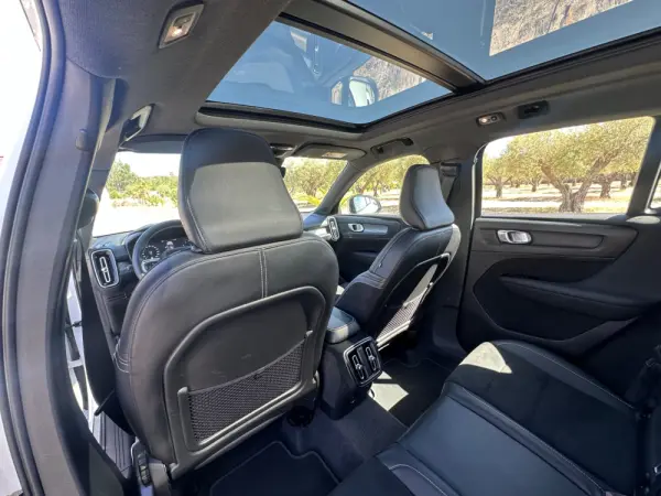 Volvo XC 40 1.5 T2 R-Design Geartronic 17