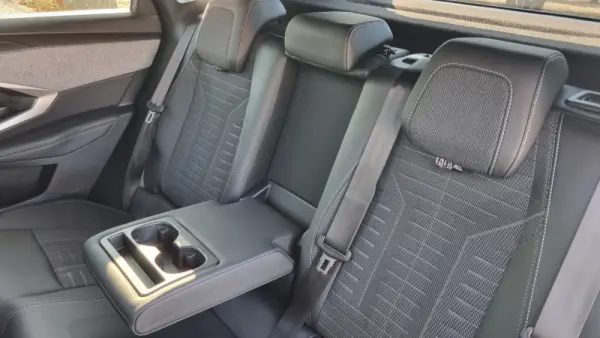 Peugeot 3008 1.2 Hybrid GT e-DCS6 17