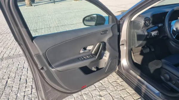 Mercedes-Benz A 250 e 15
