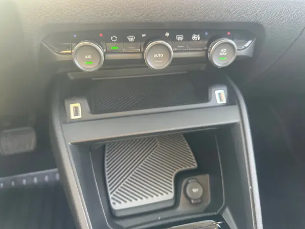 Citroen C4 1.2 Hybrid Plus e-DSC6 16