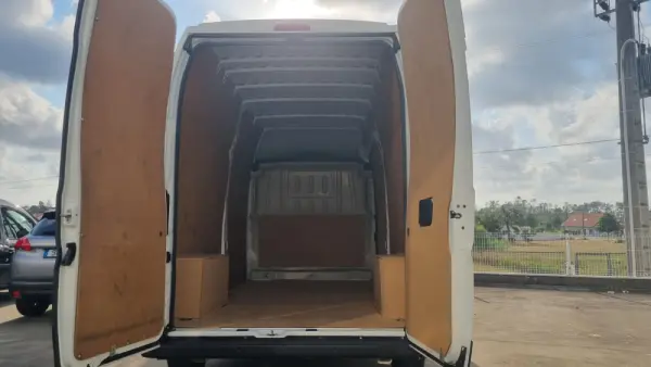 Peugeot Boxer 2.2 BlueHDi 335 L3 CD 13