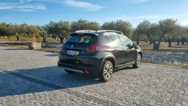 Peugeot 2008 1.2 PureTech Allure EAT6 5