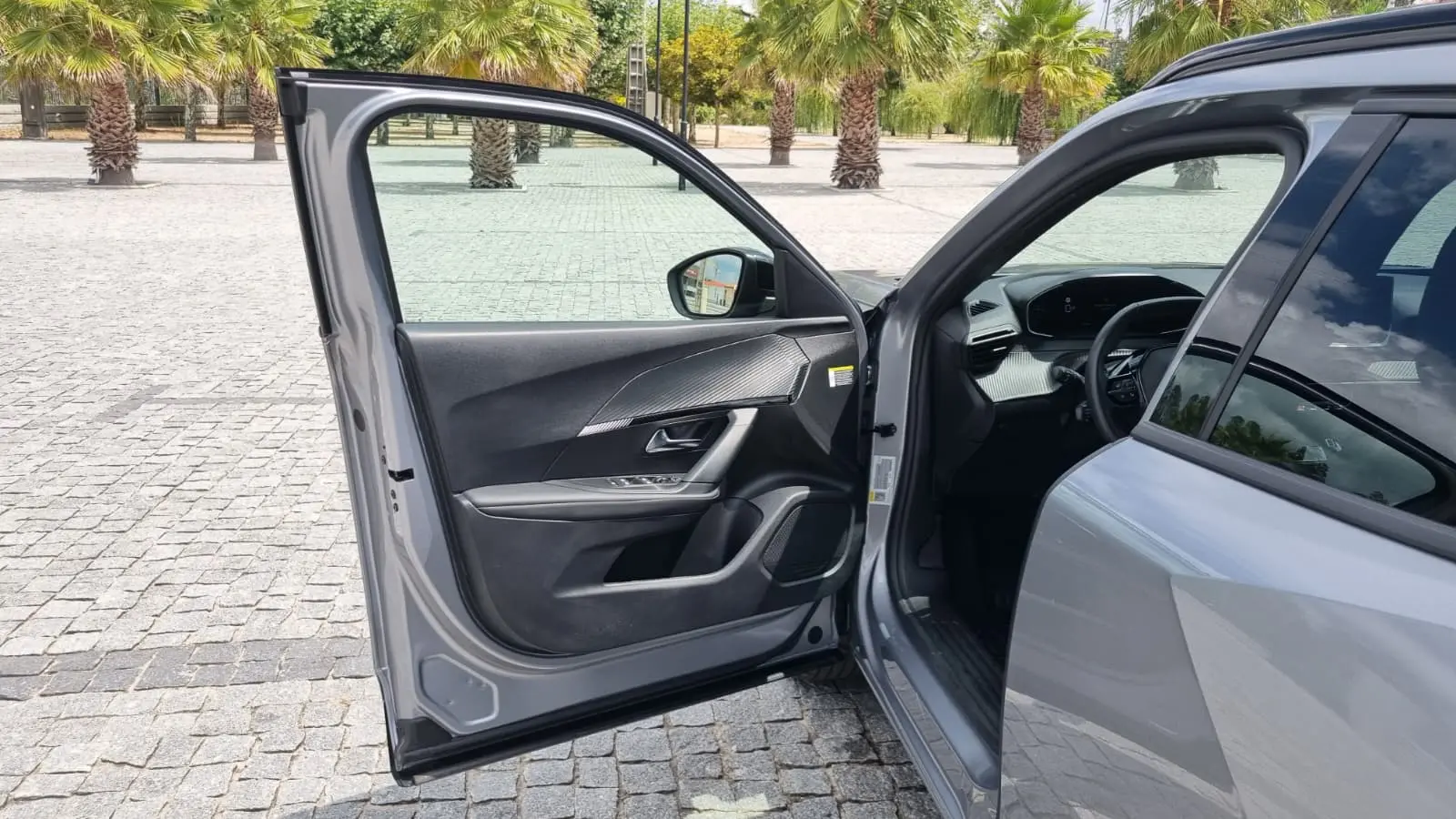 Peugeot 2008 1.2 Hybrid Allure 14