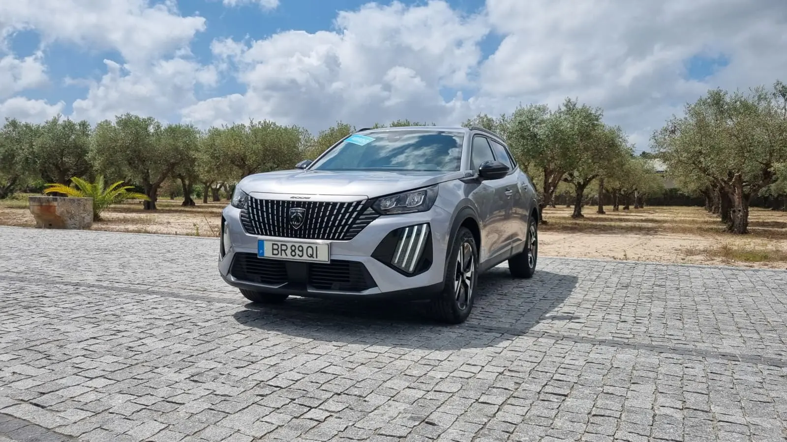 Peugeot 2008 1.2 Hybrid Allure 1