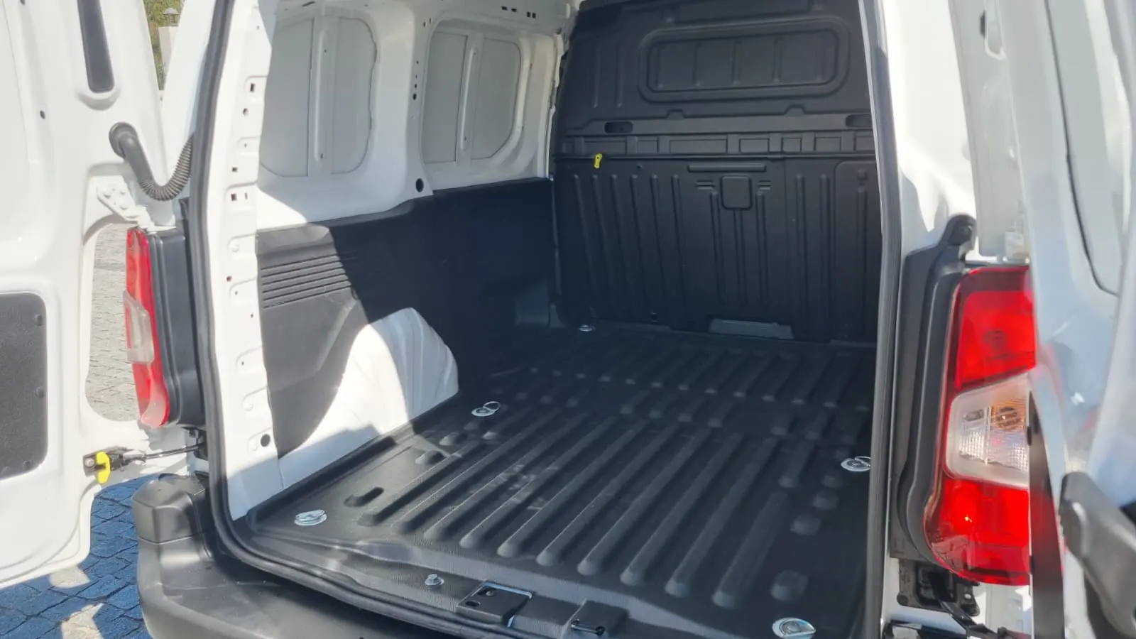 Opel Combo 1.5 CDTi L1H1 Elegance Plus 18