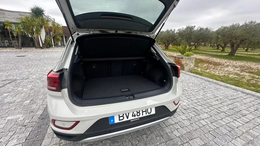 Volkswagen T-Roc 1.5 TSI Urban DSG 17