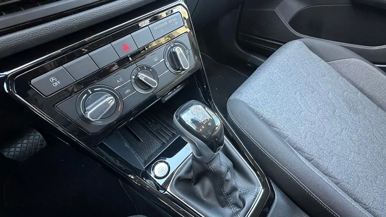 Volkswagen T-Cross 1.0 TSI Urban DSG 11