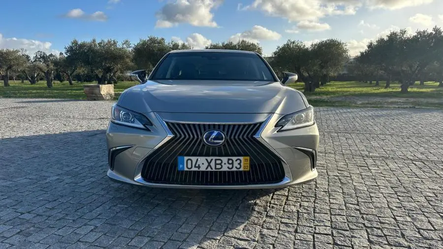 Lexus ES 300h Executive+ 2
