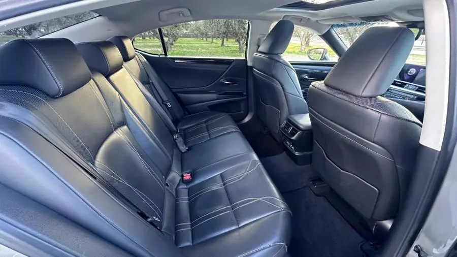 Lexus ES 300h Executive+ 20