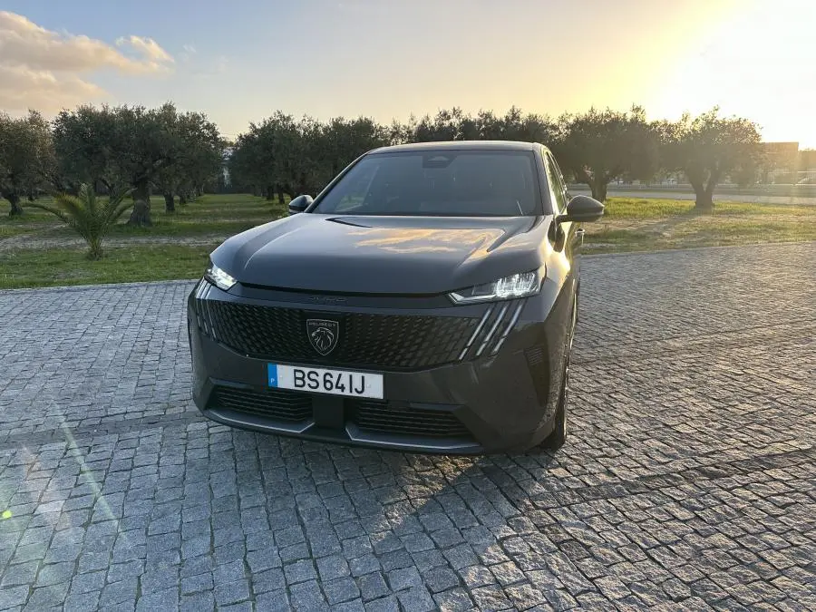 Peugeot 3008 1.2 Hybrid Allure Pack e-DCS6 2