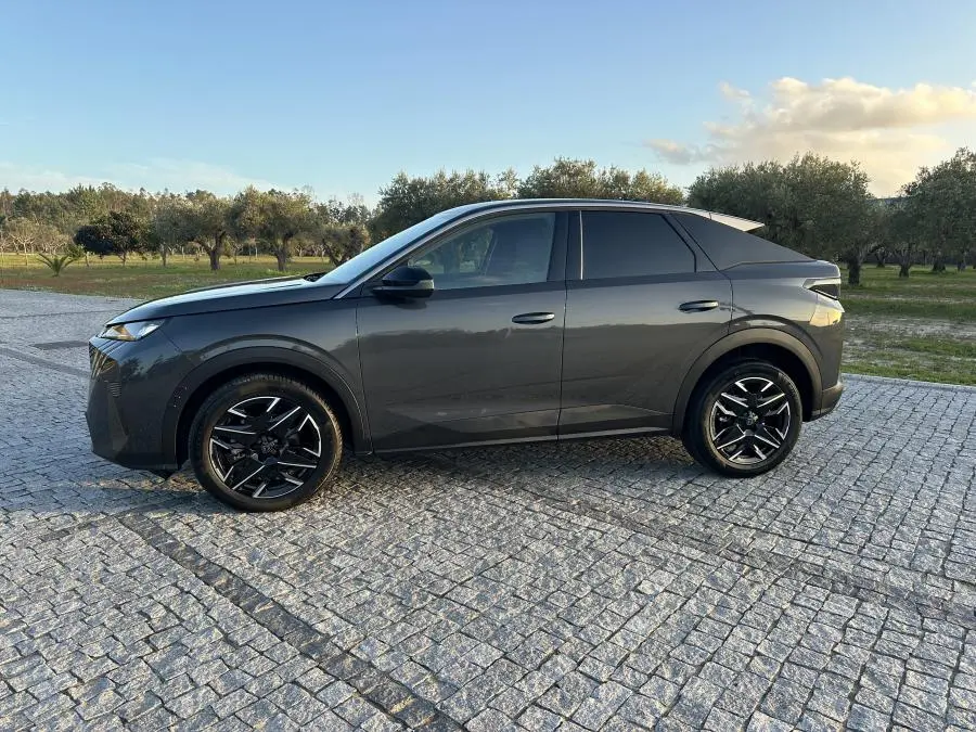 Peugeot 3008 1.2 Hybrid Allure Pack e-DCS6 4