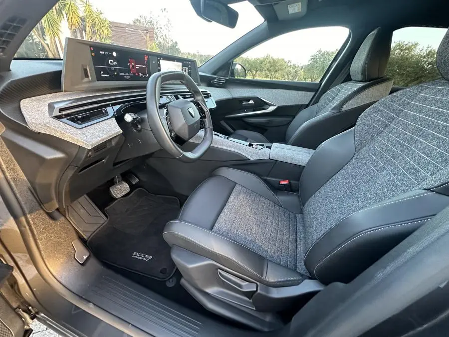 Peugeot 3008 1.2 Hybrid Allure Pack e-DCS6 13