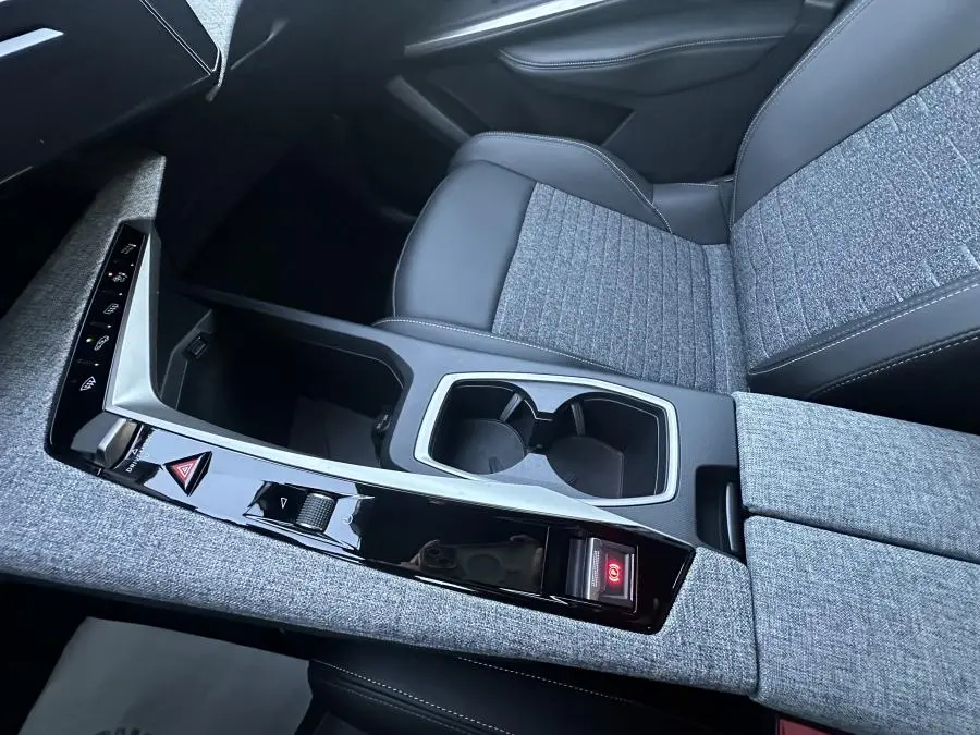 Peugeot 3008 1.2 Hybrid Allure Pack e-DCS6 15