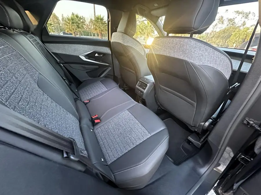 Peugeot 3008 1.2 Hybrid Allure Pack e-DCS6 22