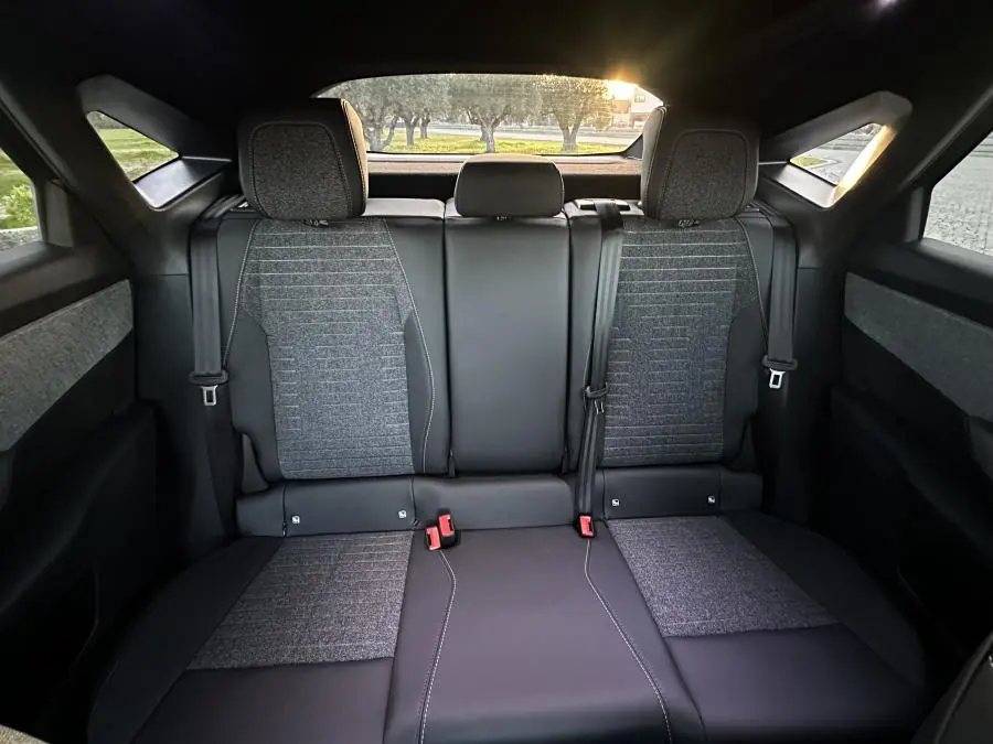 Peugeot 3008 1.2 Hybrid Allure Pack e-DCS6 21