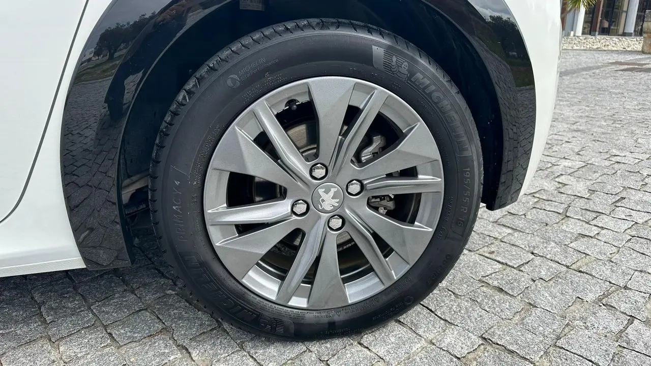 Peugeot e-208 50 kWh Allure 7