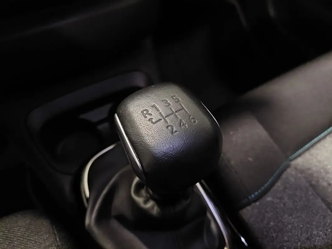 Citroën C4 Cactus 1.5 BlueHDi Shine Pack 18