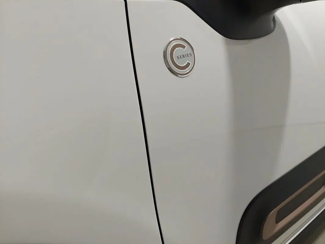 Citroën C3 1.2 PureTech C-Series 6