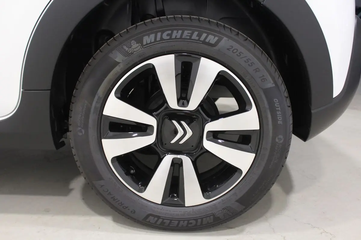 Citroën C3 1.2 PureTech C-Series 27