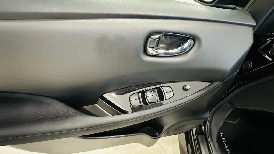 Nissan Leaf Acenta 12