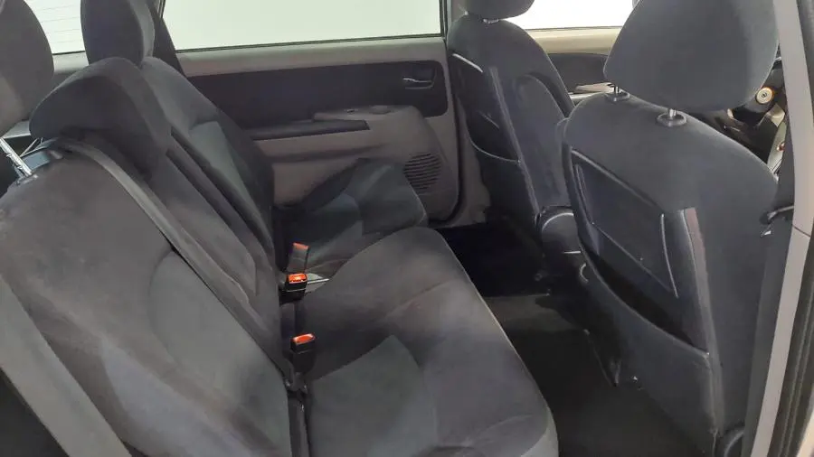 Mitsubishi Grandis 2.0 DI-D Insport 19