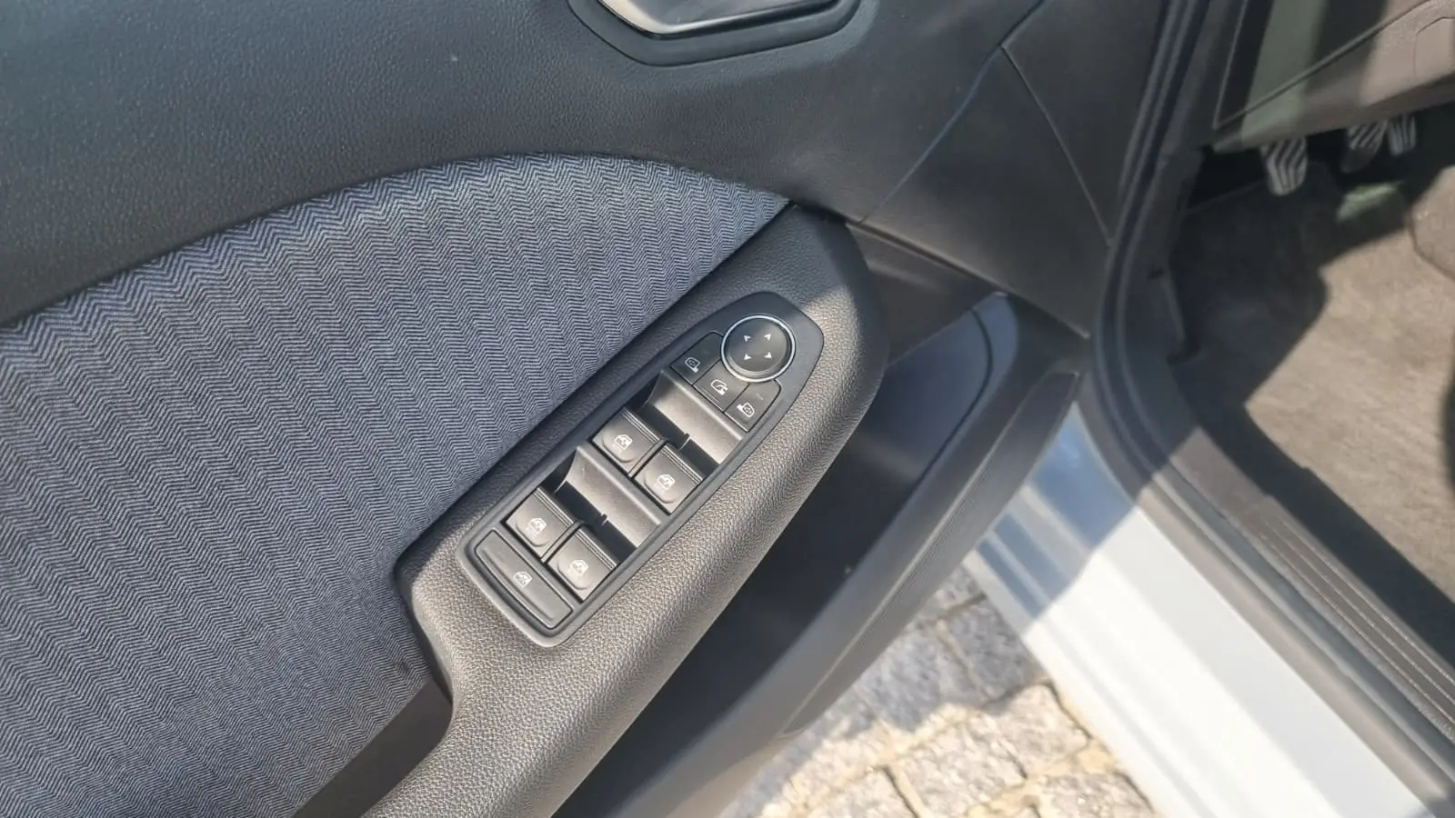 Renault Clio 1.0 TCe Techno Bi-Fuel 15