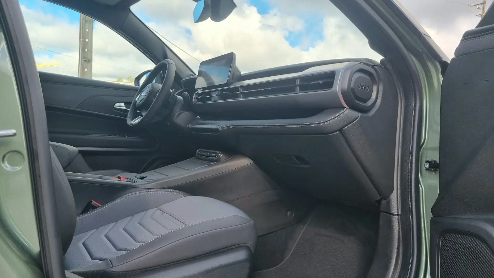Jeep Avenger 1.2 e-Hybrid Summit DCT 13