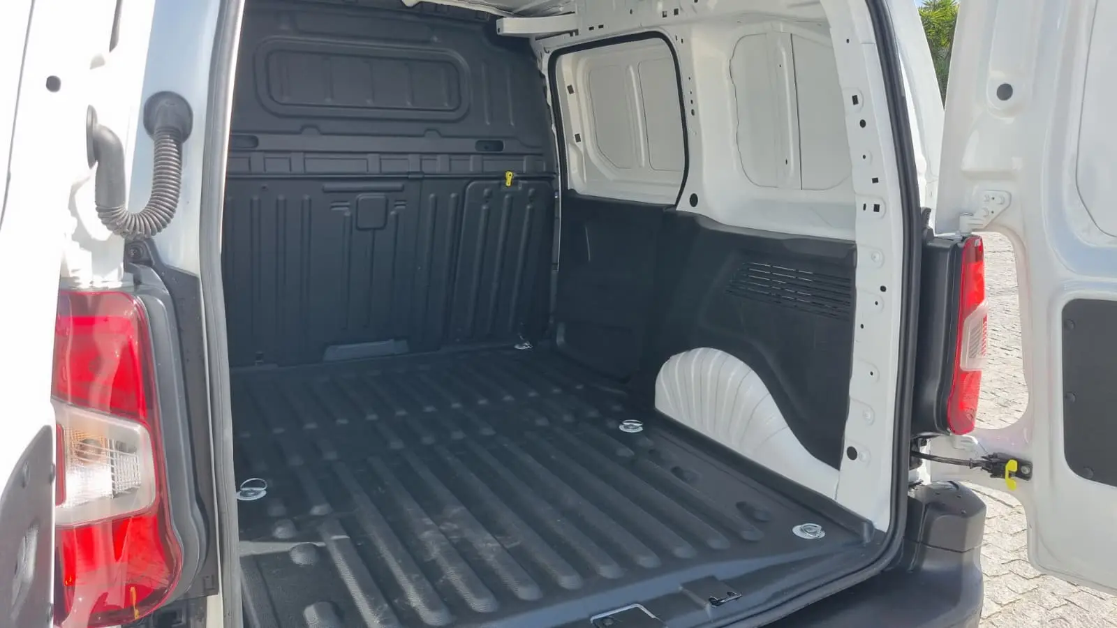 Opel Combo 1.5 CDTi L1H1 Elegance Plus 19