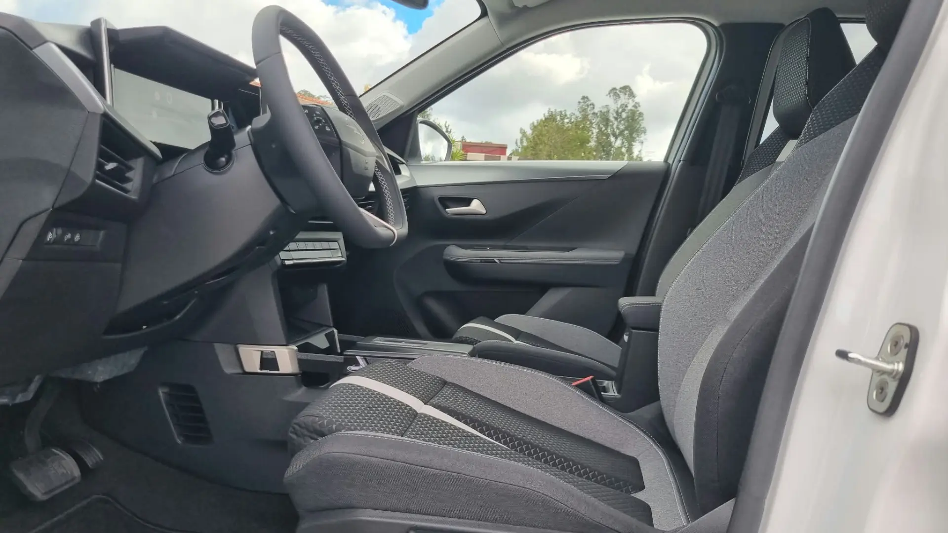Opel Frontera 1.2 Hybrid GS eDCT 12