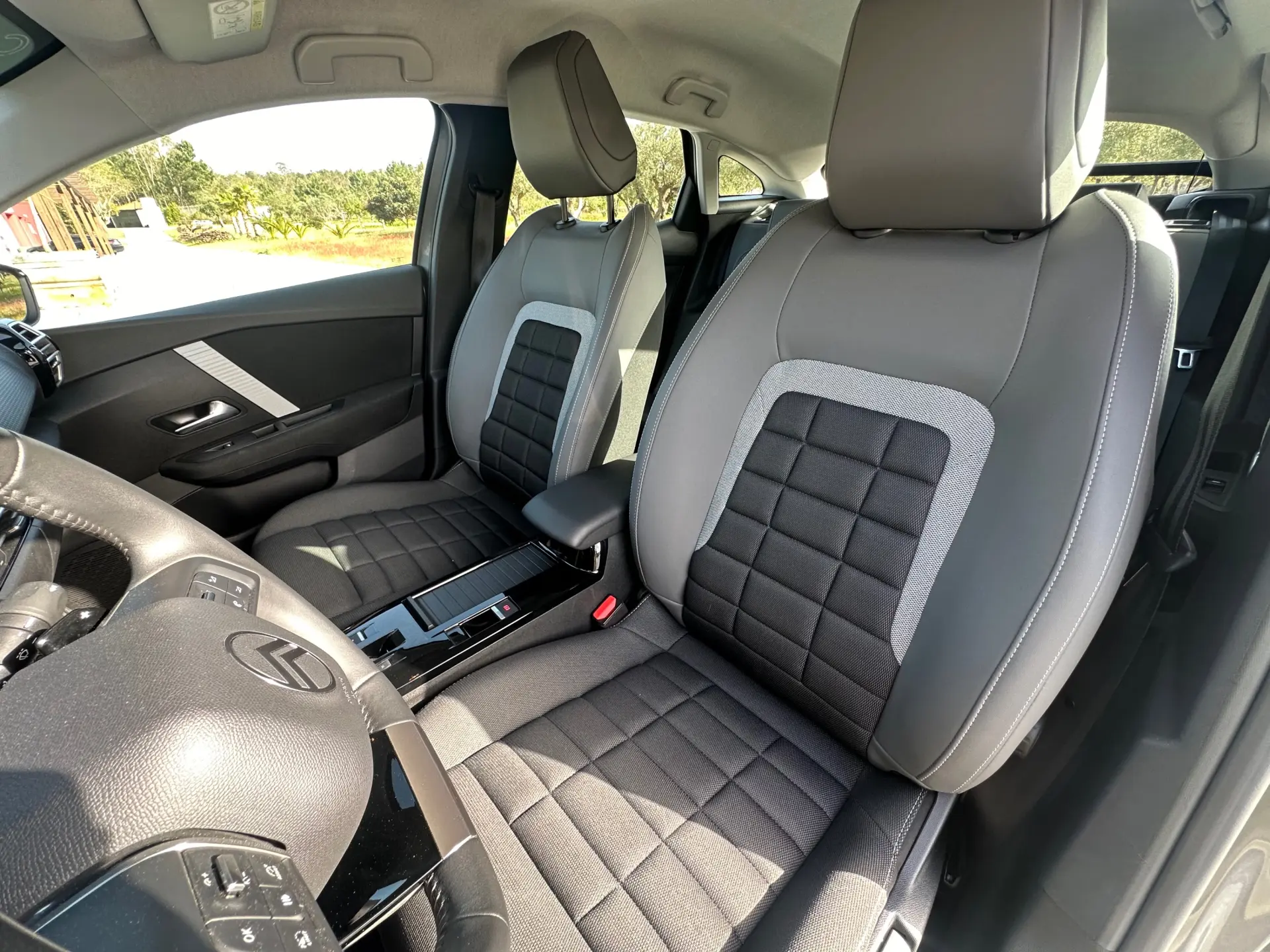 Citroen C4 1.2 Hybrid Plus e-DSC6 12