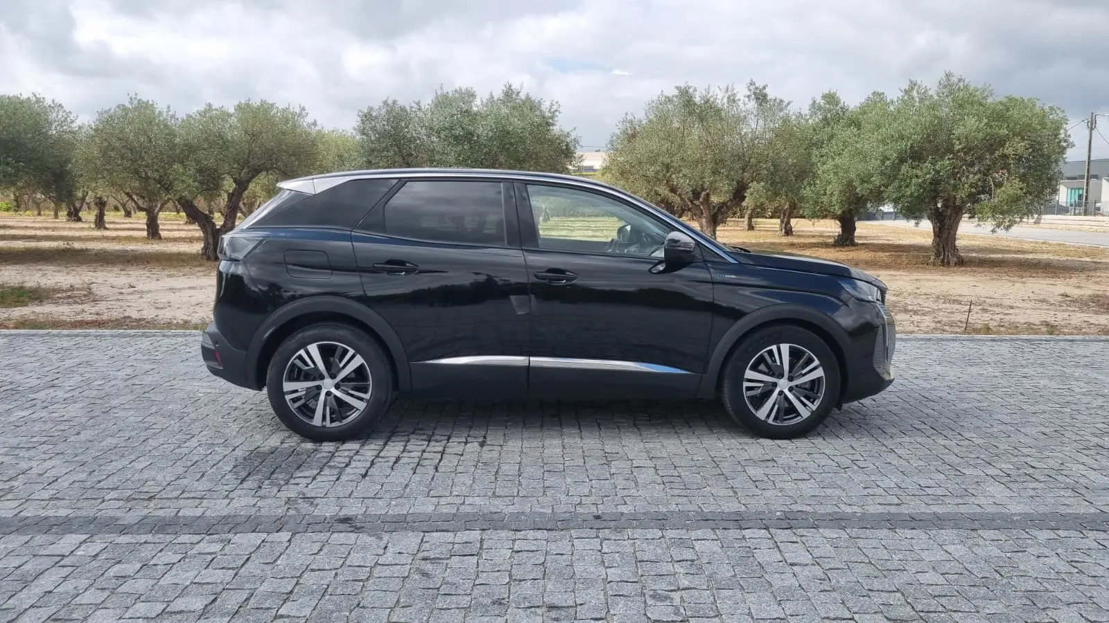 Peugeot 3008 1.6 Hybrid Allure e-EAT8 3