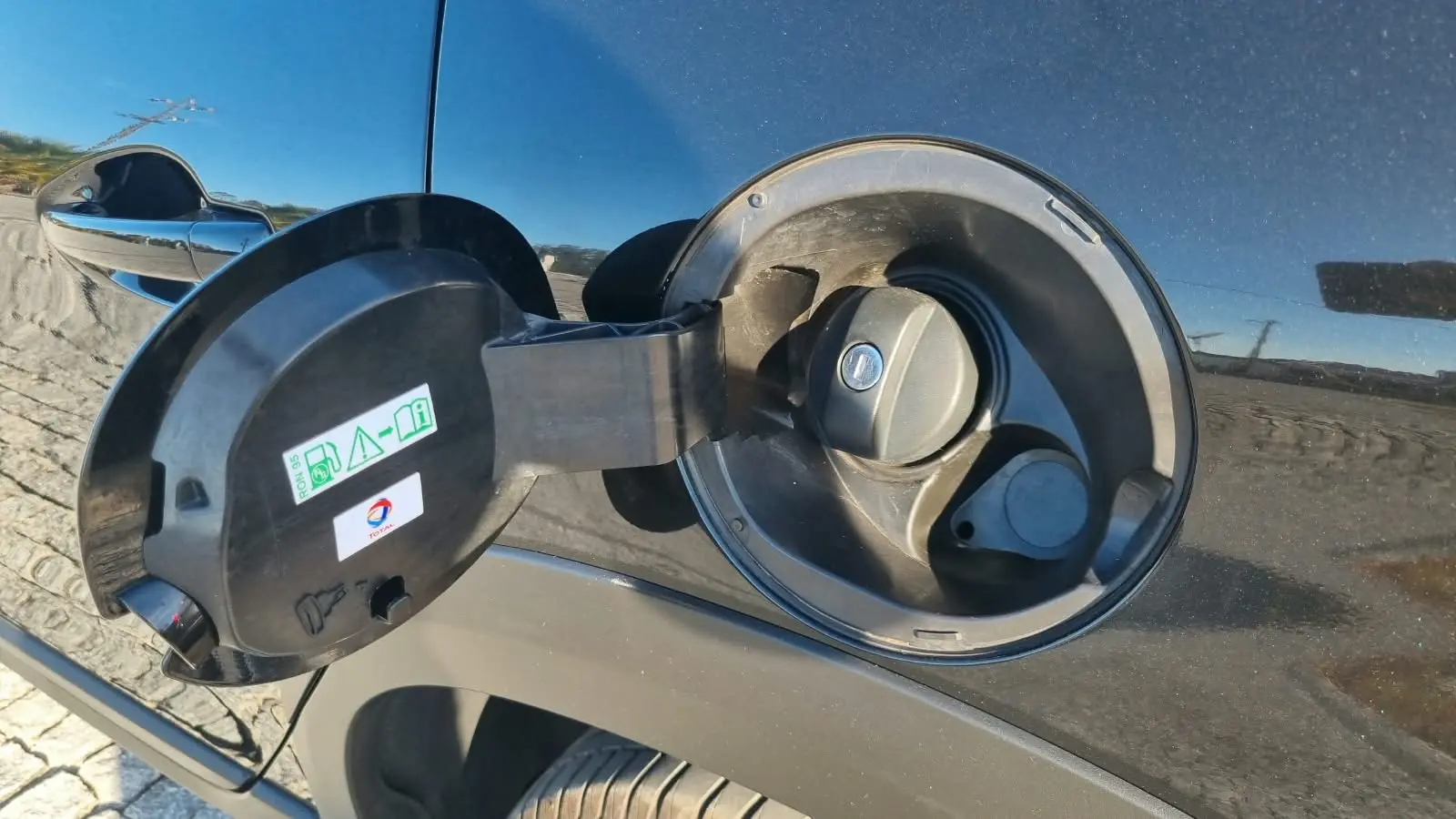 Peugeot 2008 1.2 PureTech Allure EAT6 18