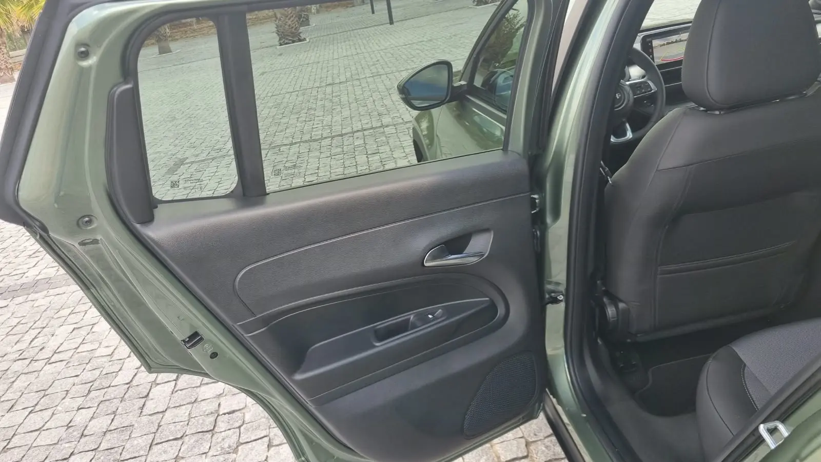 Jeep Avenger 1.2 e-Hybrid Summit DCT 19