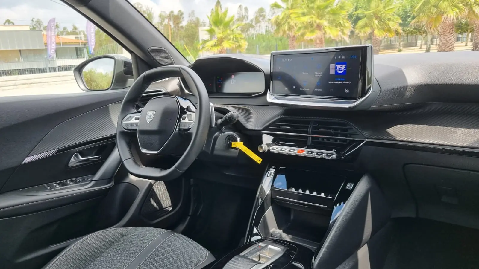 Peugeot 2008 1.2 Hybrid Allure 10