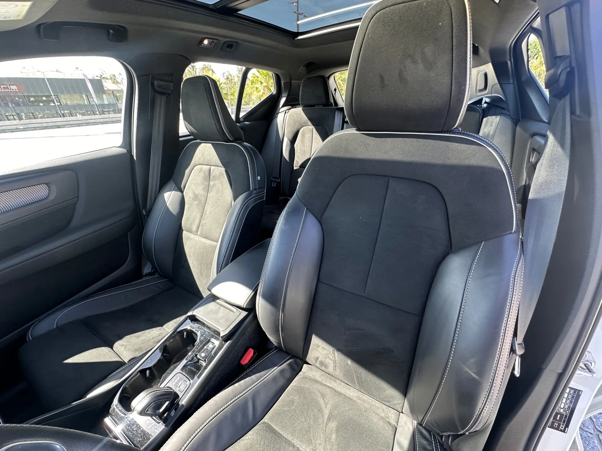 Volvo XC 40 1.5 T2 R-Design Geartronic 25