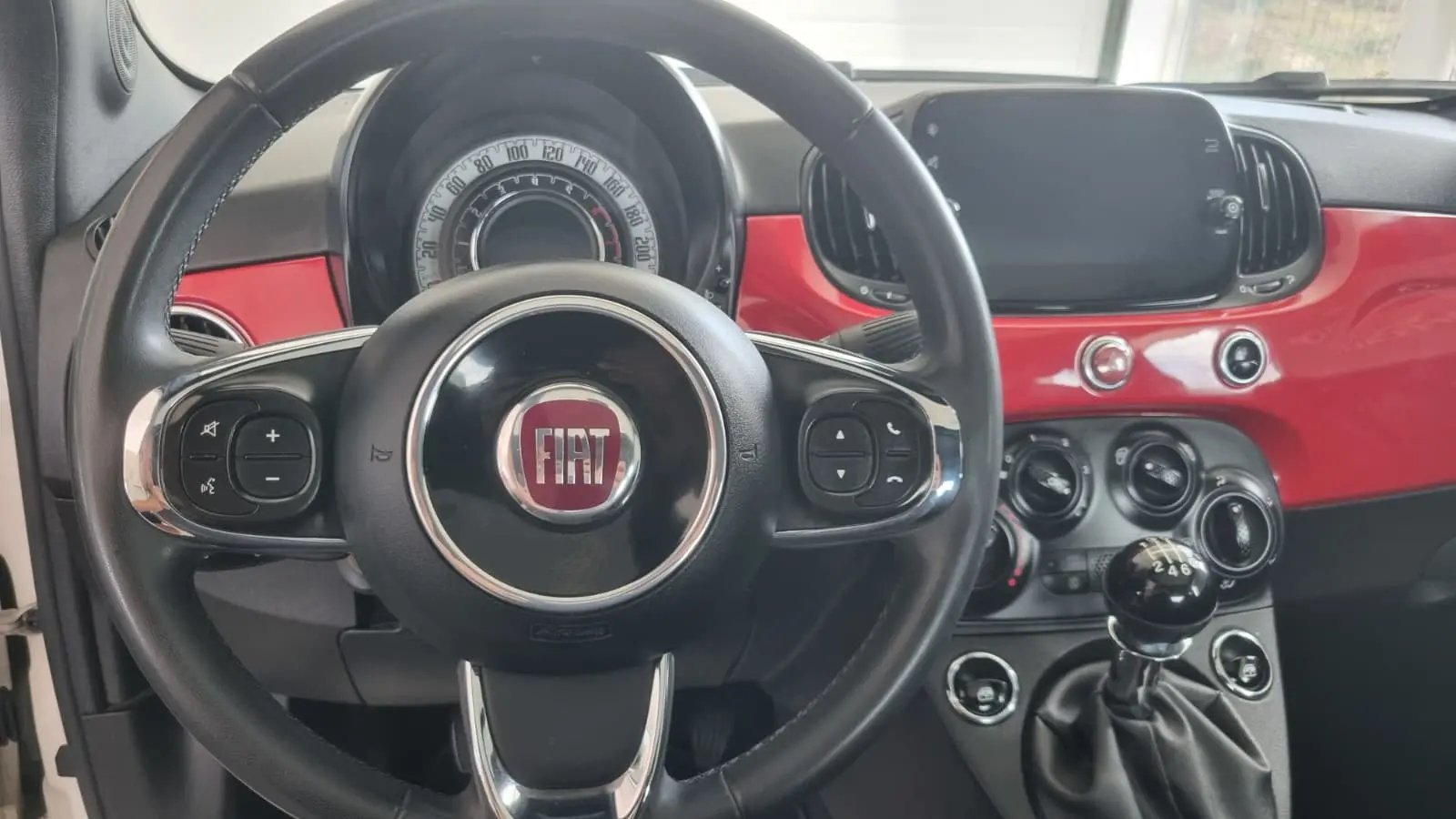 Fiat 500 1.0 Hybrid (RED) 9