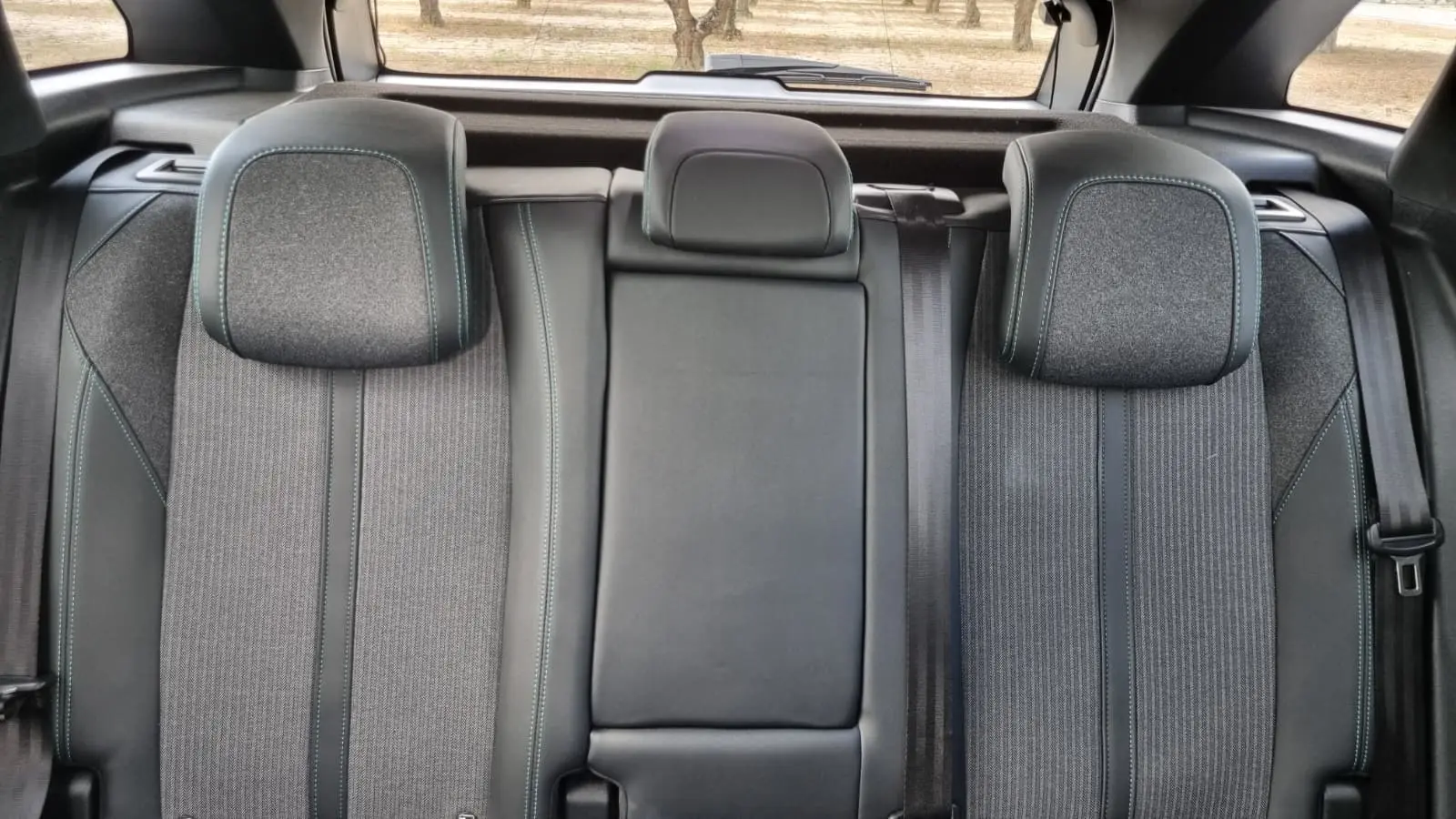 Peugeot 3008 1.6 Hybrid Allure e-EAT8 12
