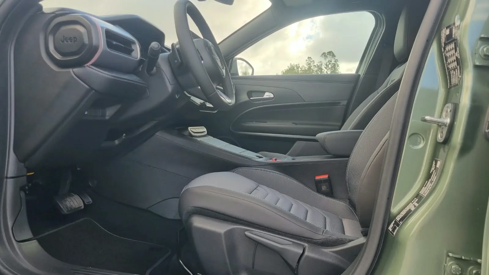 Jeep Avenger 1.2 e-Hybrid Summit DCT 12
