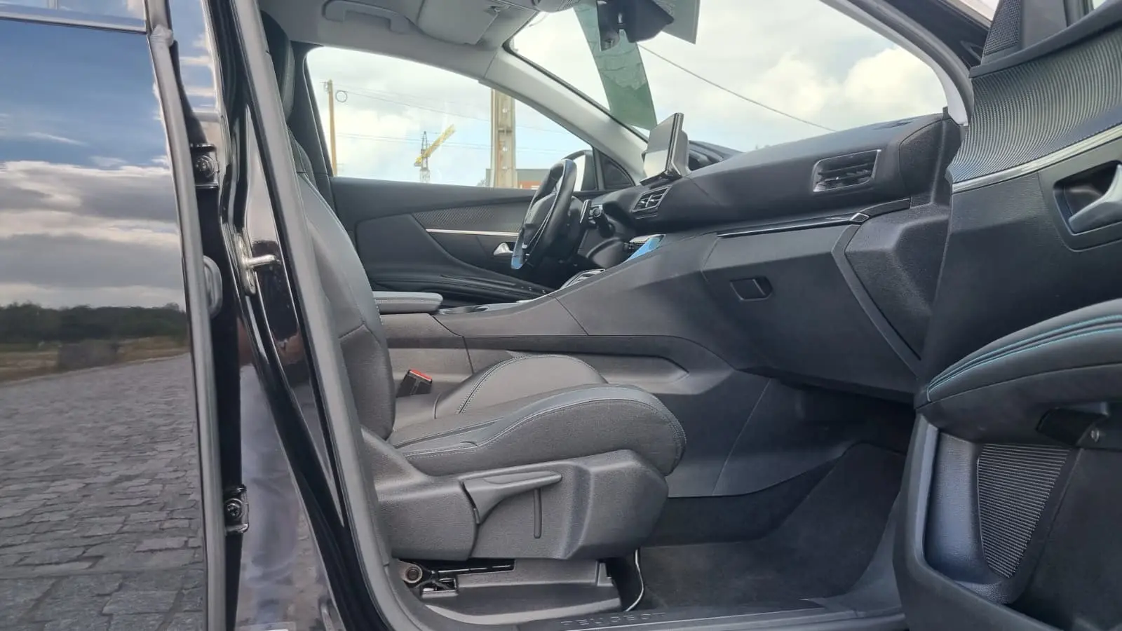Peugeot 3008 1.6 Hybrid Allure e-EAT8 21