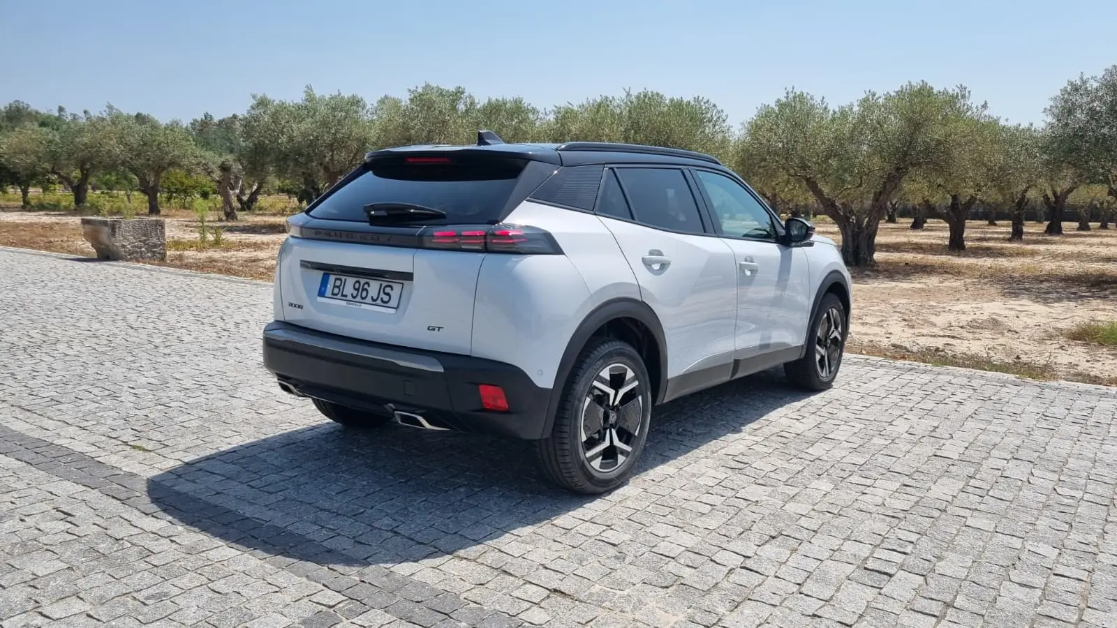 Peugeot 2008 1.2 PureTech GT EAT8 5
