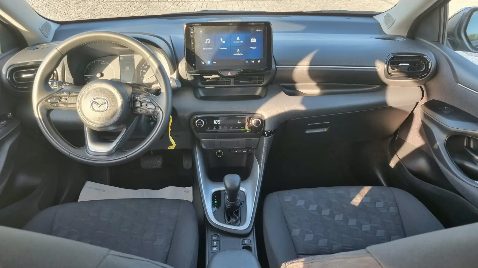 Mazda 2 1.5 L Hybrid VVT-i Centre-Line 8