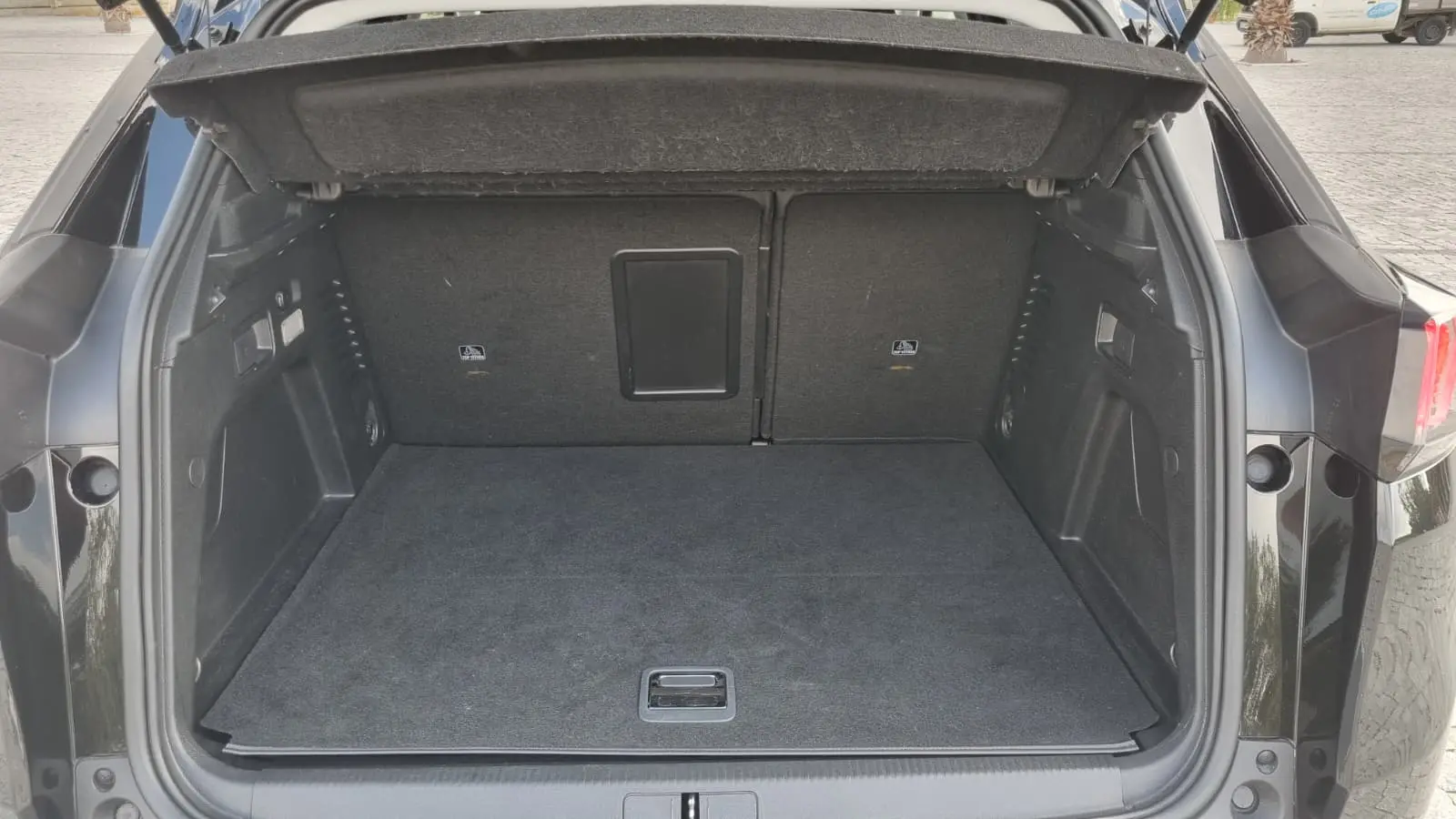 Peugeot 3008 1.6 Hybrid Allure e-EAT8 23