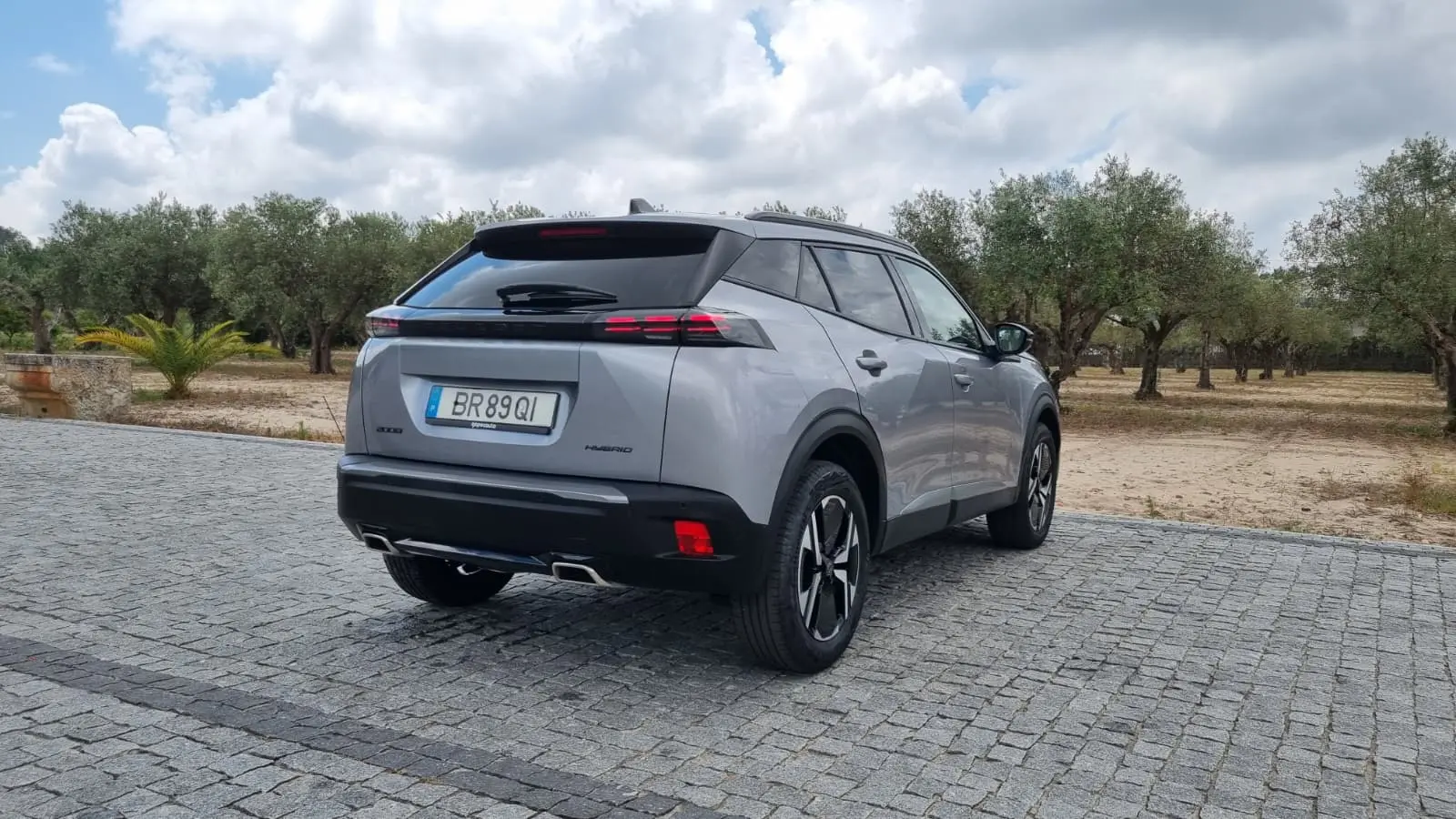 Peugeot 2008 1.2 Hybrid Allure 5