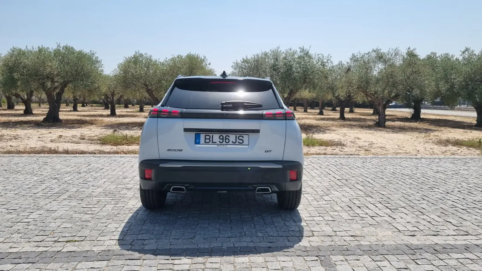Peugeot 2008 1.2 PureTech GT EAT8 6