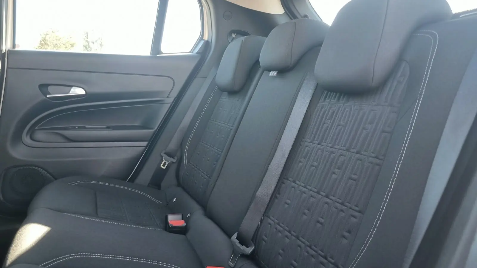 Fiat 600e 54 kWh (RED) 11