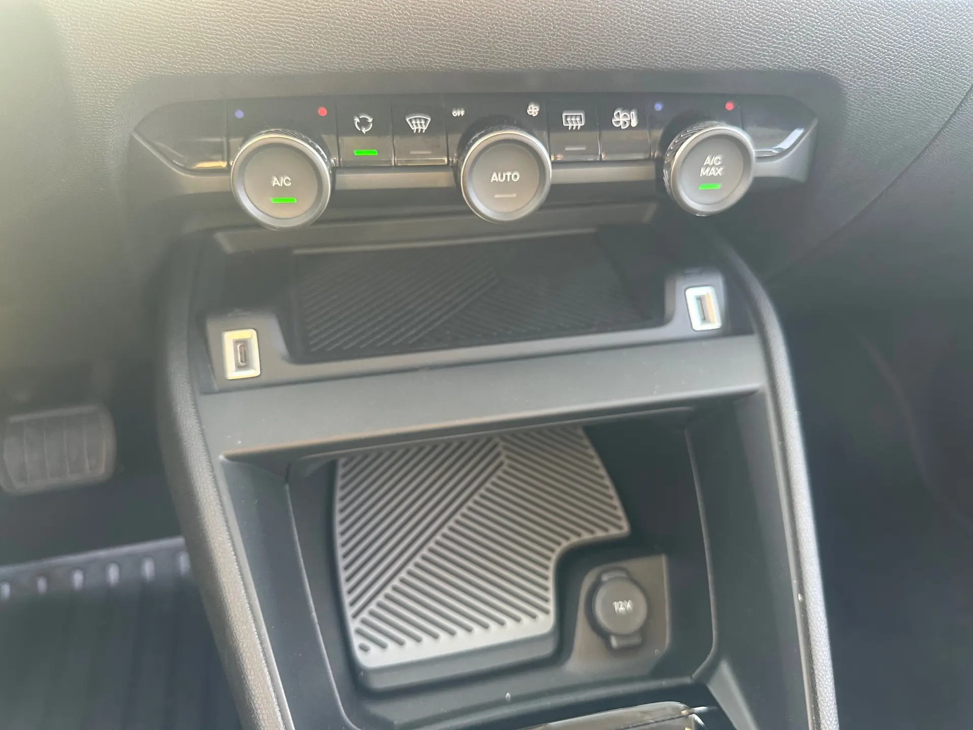 Citroen C4 1.2 Hybrid Plus e-DSC6 16