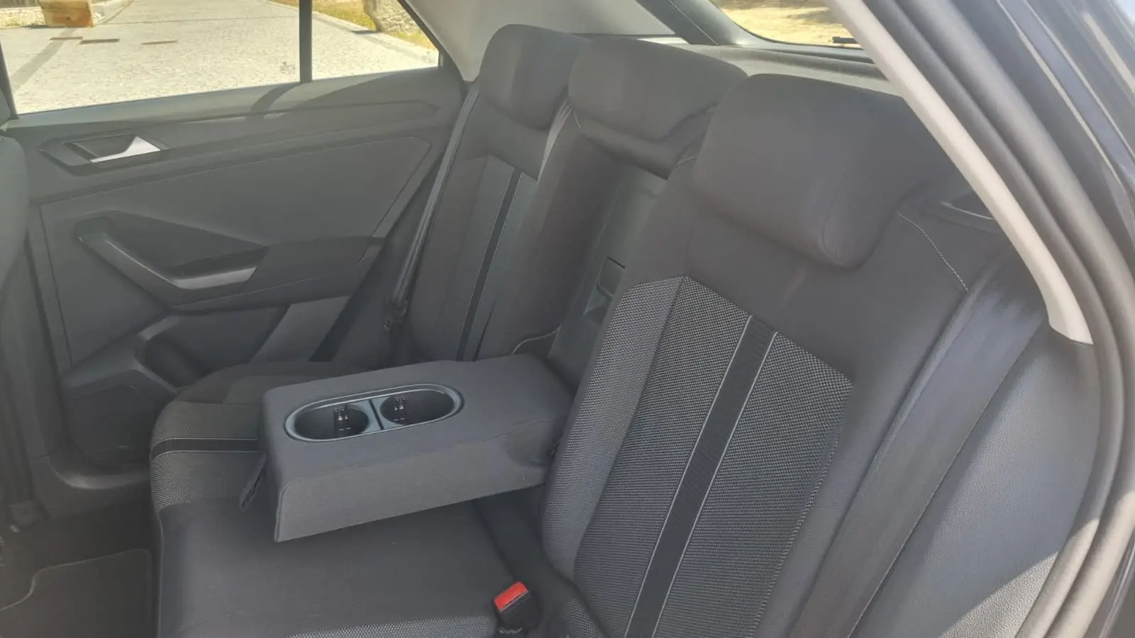 Volkswagen T-Roc 1.0 TSI Urban 14