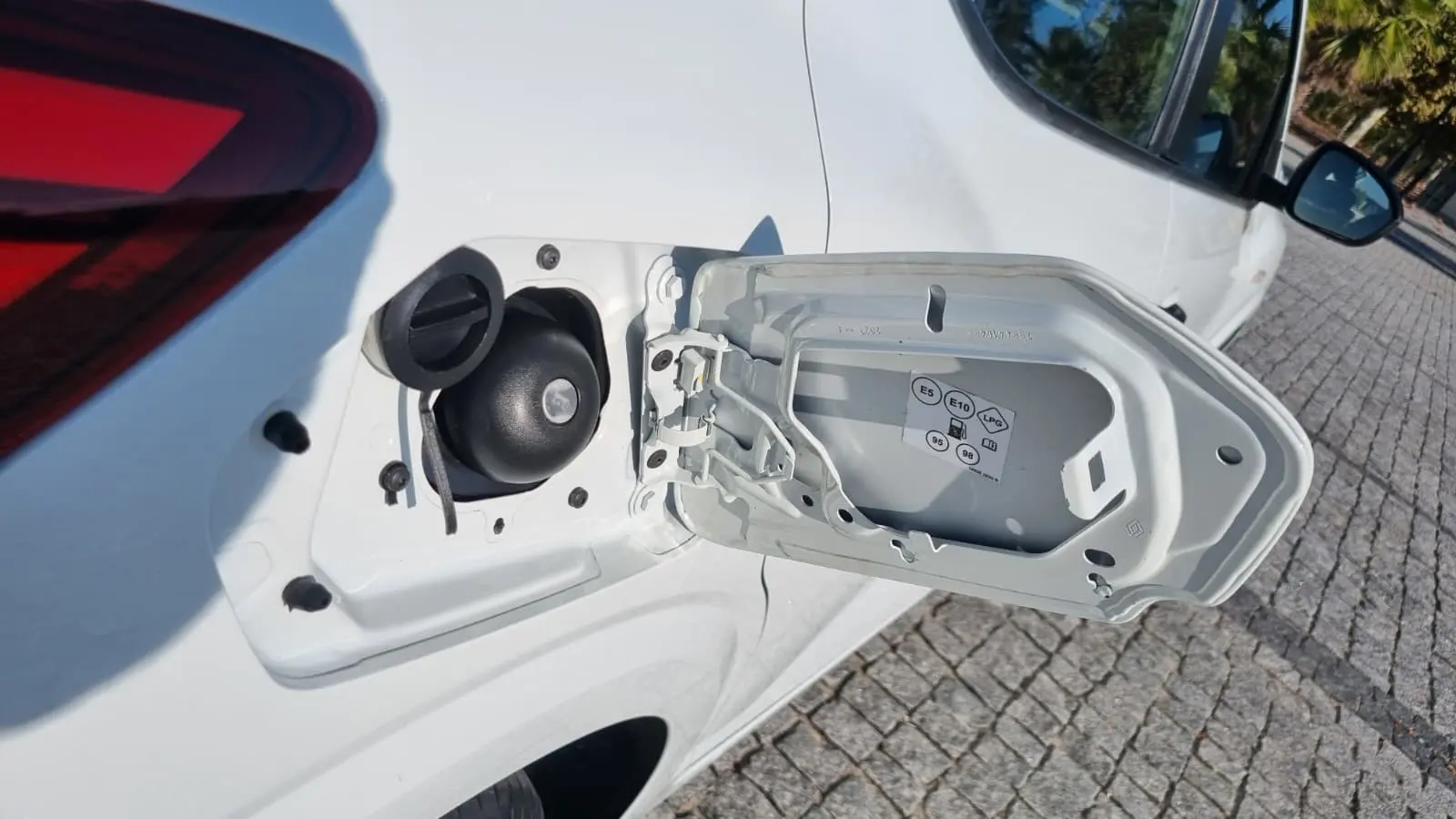 Dacia Sandero 1.0 ECO-G Essential Bi-Fuel 16