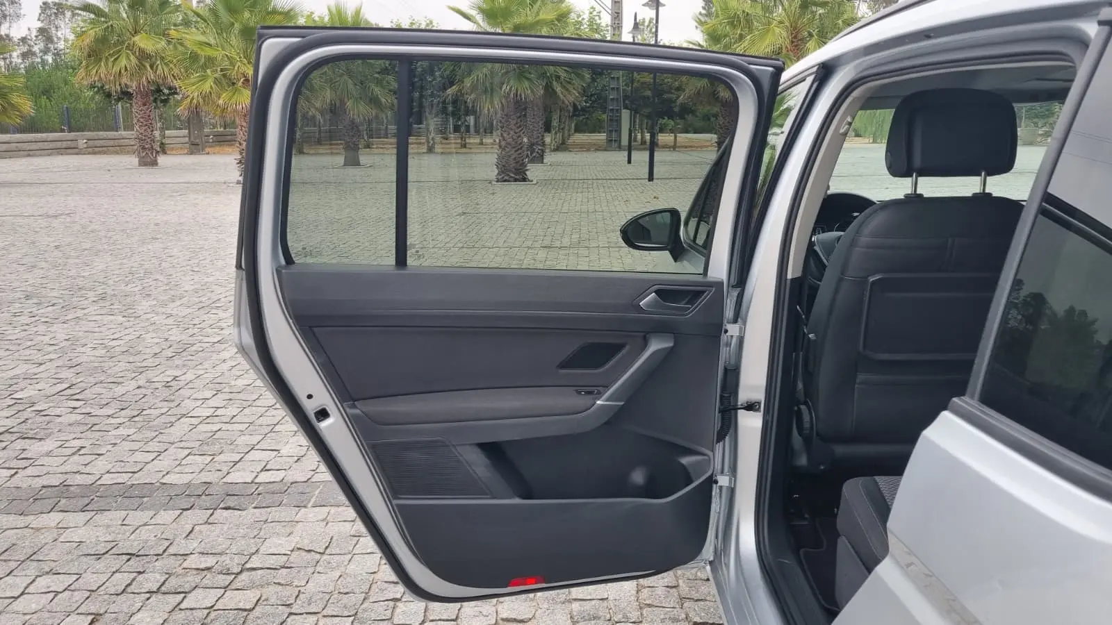 Volkswagen Touran 1.5 TSI Confortline 16