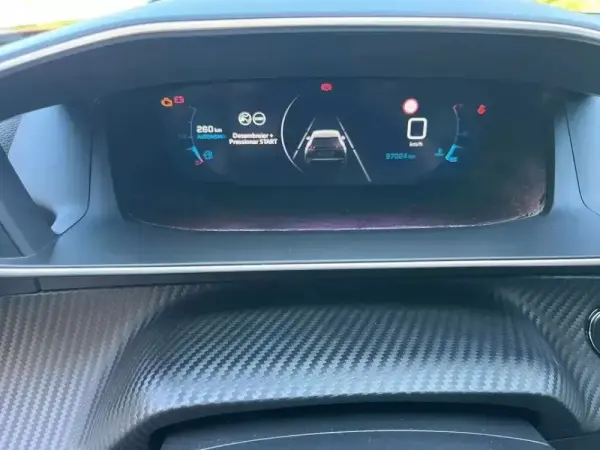 Peugeot 2008 1.5 BlueHDi Allure Pack 2